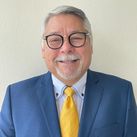 Dr. Salvador Ribot Ruiz